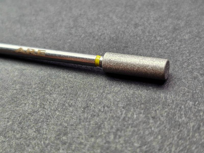 POSTE  PLANO MANICURA AMERICANA BANDA AMARILLA