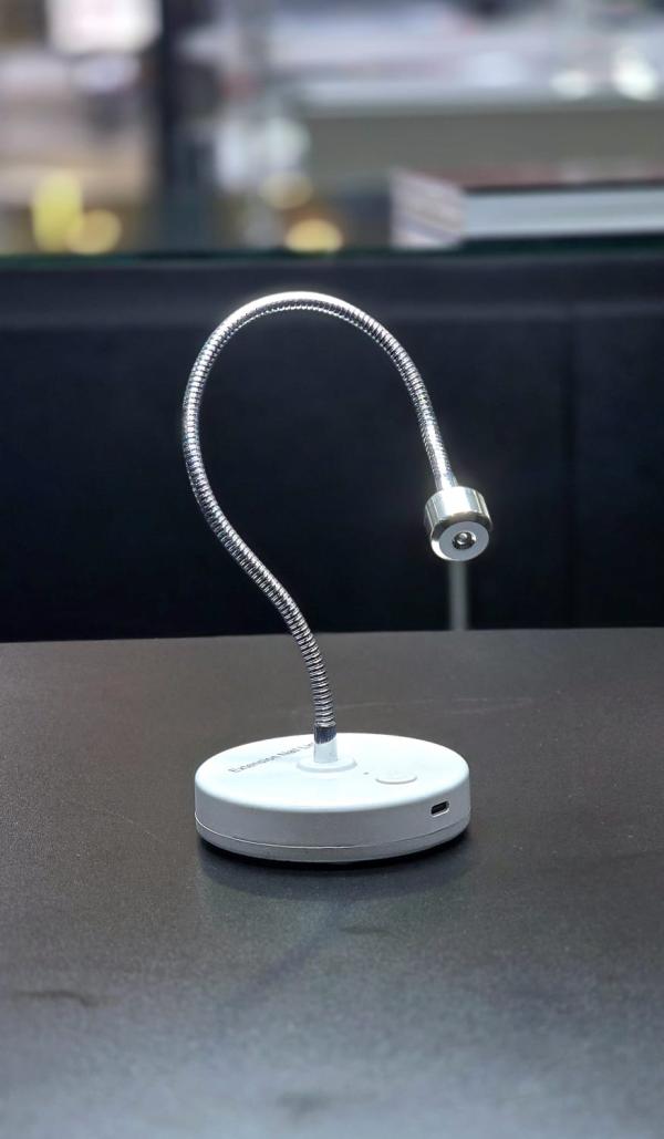 Lampara para secado gel X de mesa blanca